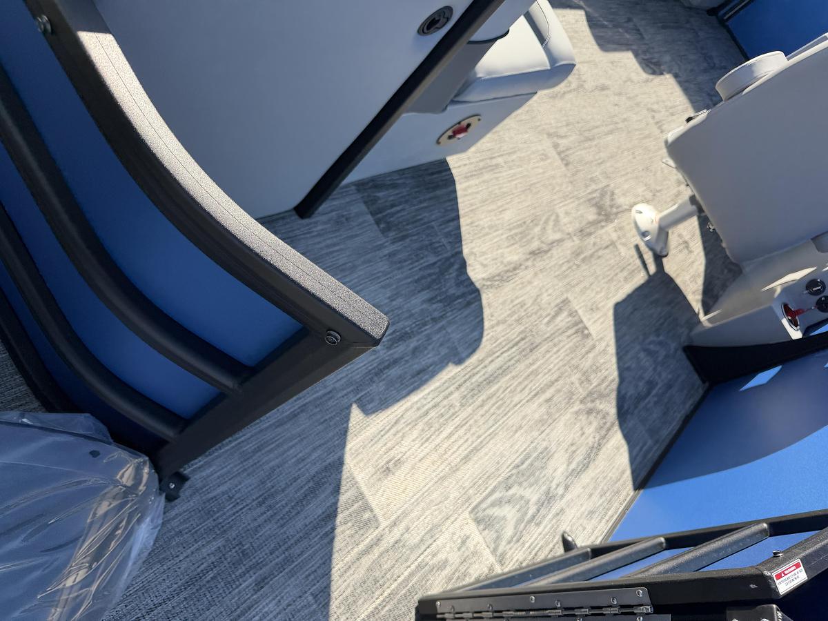 2026 Bentley Pontoons Legacy 200 Cruise