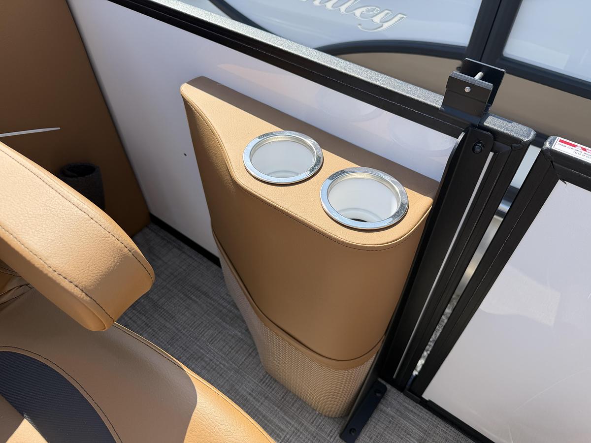 2026 Bentley Pontoons Legacy 223 Navigator