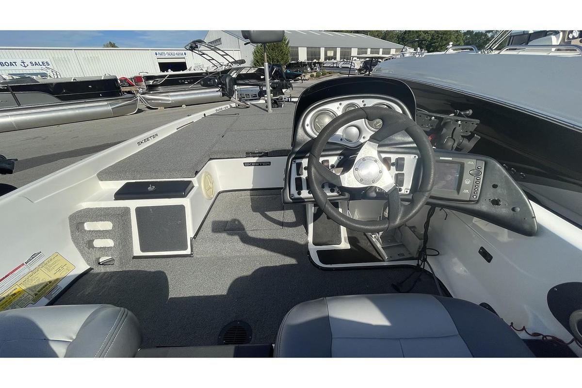 Used 2011 Skeeter ZX225