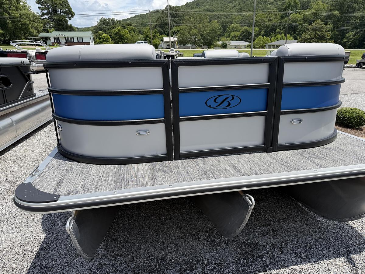 2027 Bentley Pontoons Bolt 203