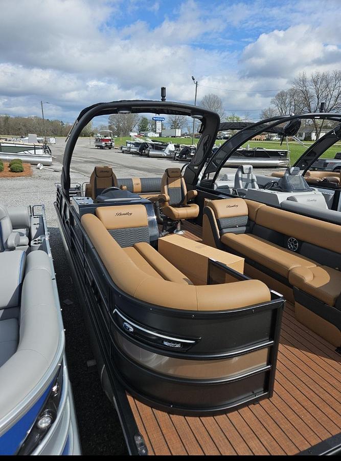 2026 Bentley Pontoons Elite 253 DC Swingback