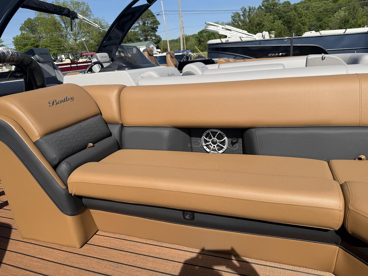 2026 Bentley Pontoons Elite 253 DC Swingback