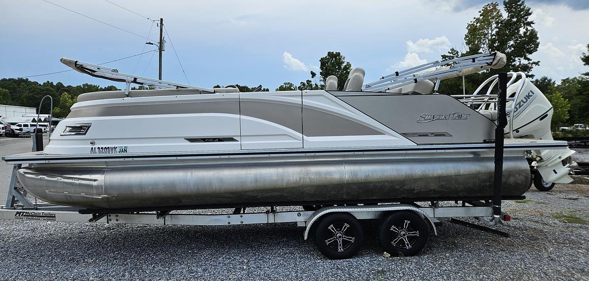 Used 2021 Silver Wave 2410 JS