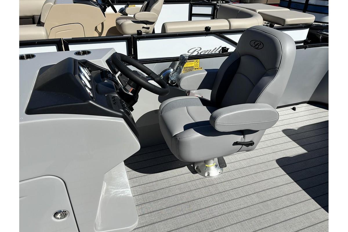2026 Bentley Pontoons Legacy 200 Cruise