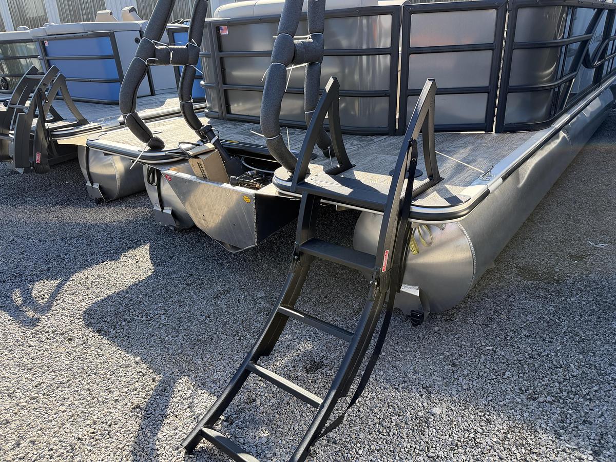 2026 Bentley Pontoons Legacy 223 Cruise XL