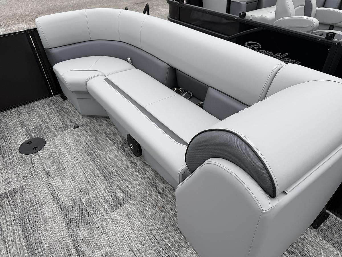 2026 Bentley Pontoons Bolt 200