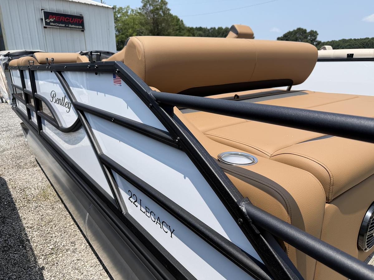 2027 Bentley Pontoons Legacy 223 Swingback