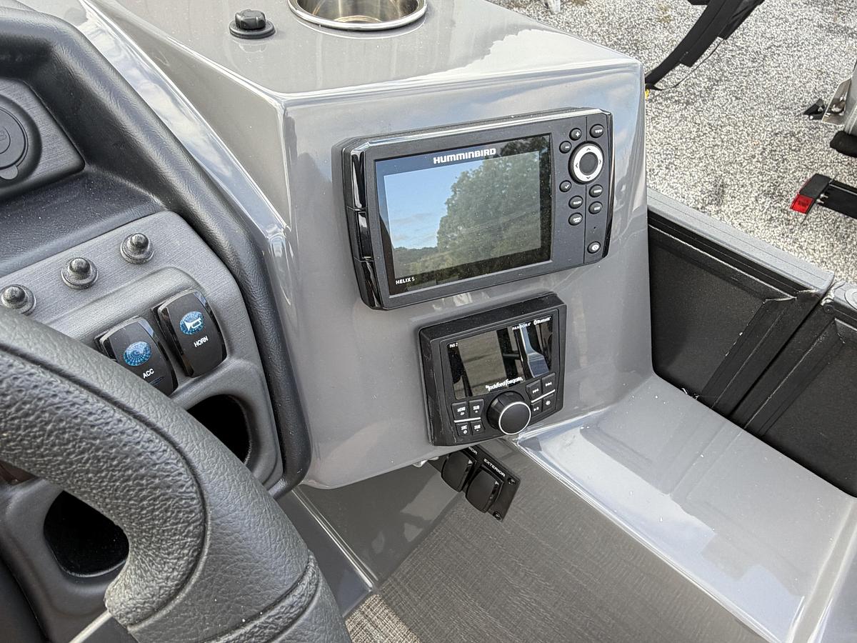 2027 Bentley Pontoons Legacy 223 Swingback