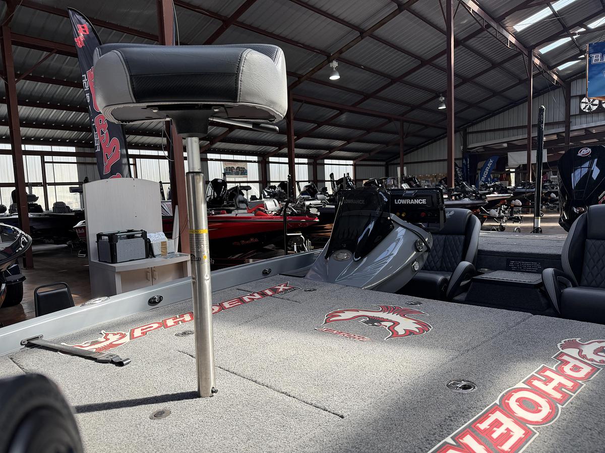 Used 2025 Phoenix 920 Elite