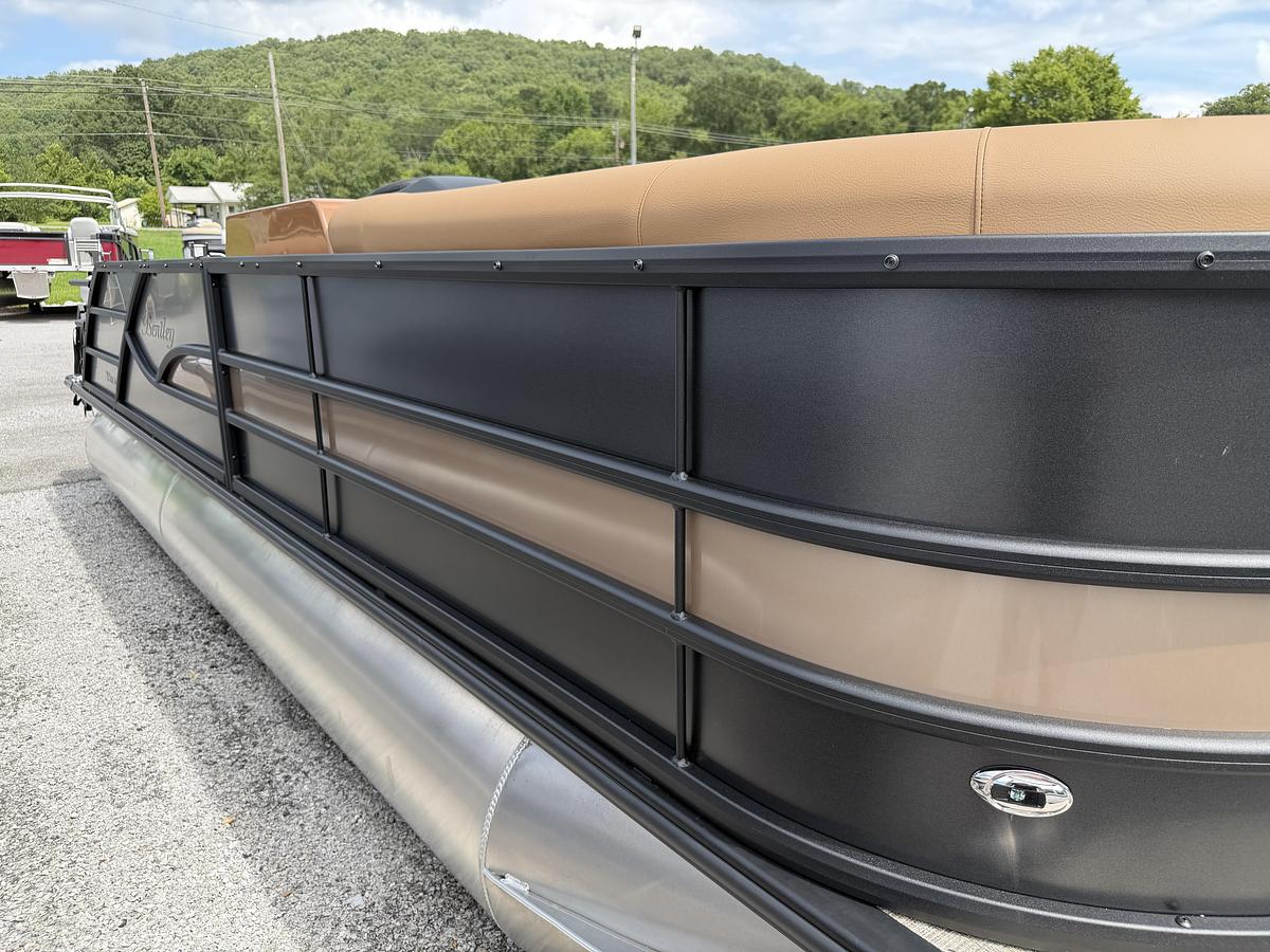 2027 Bentley Pontoons Legacy 223 Swingback