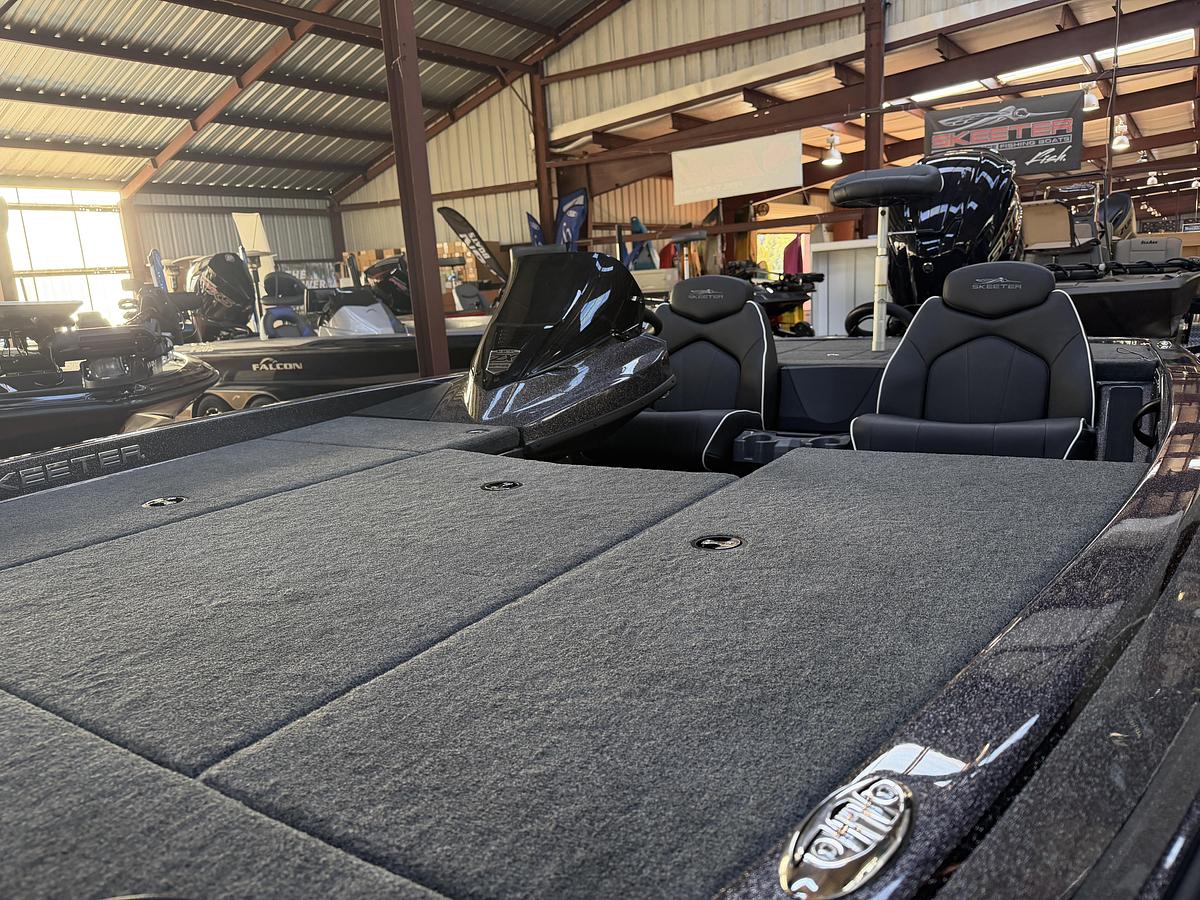 Used 2025 Skeeter ZX200