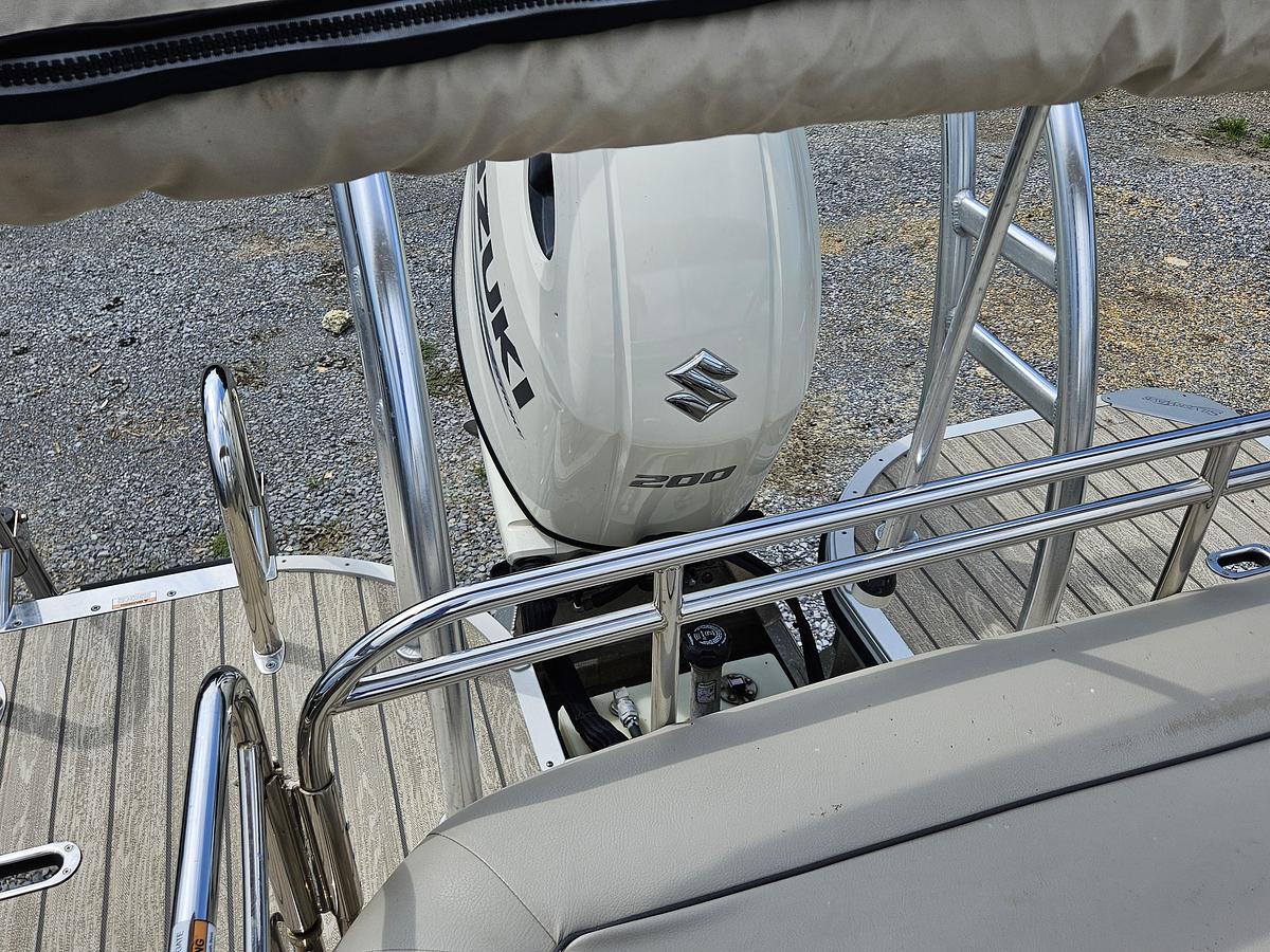 Used 2021 Silver Wave 2410 JS