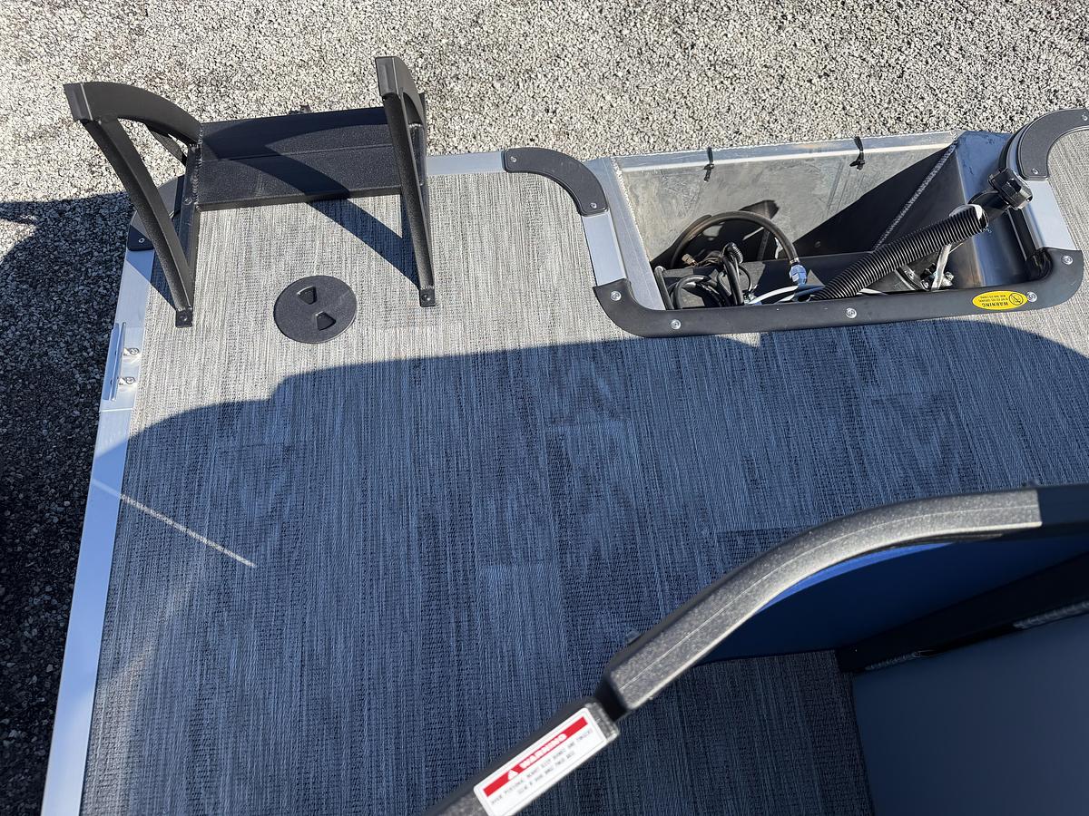 2026 Bentley Pontoons Legacy 200 Cruise