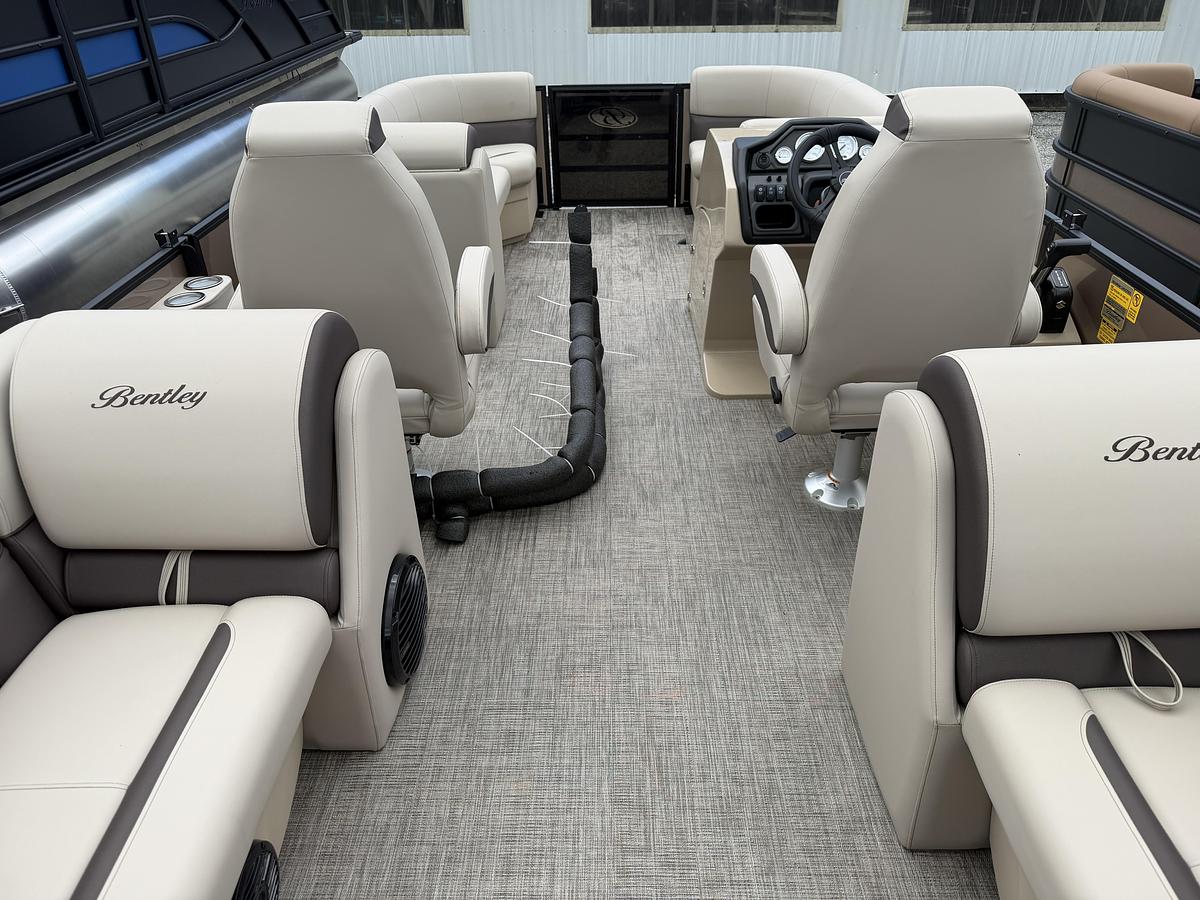 2027 Bentley Pontoons Legacy 223 Navigator