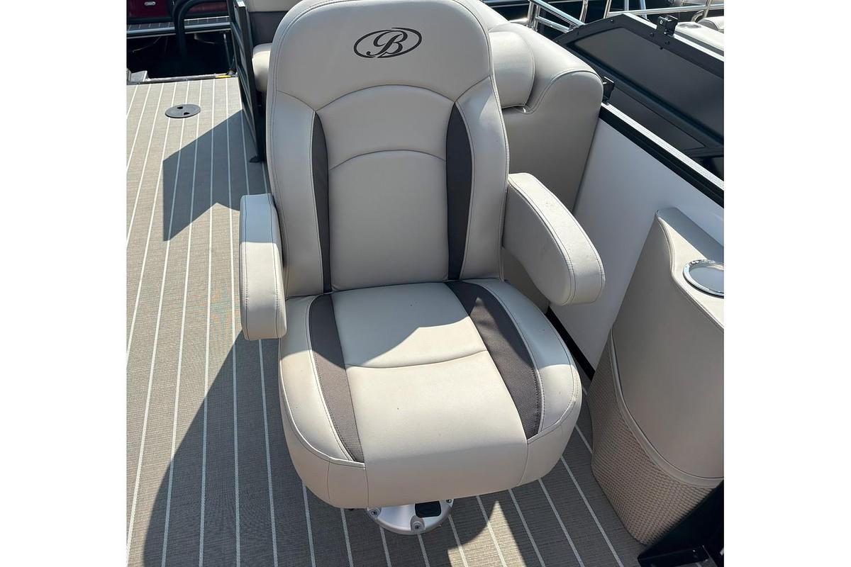 2026 Bentley Pontoons Legacy 223 DL Navigator