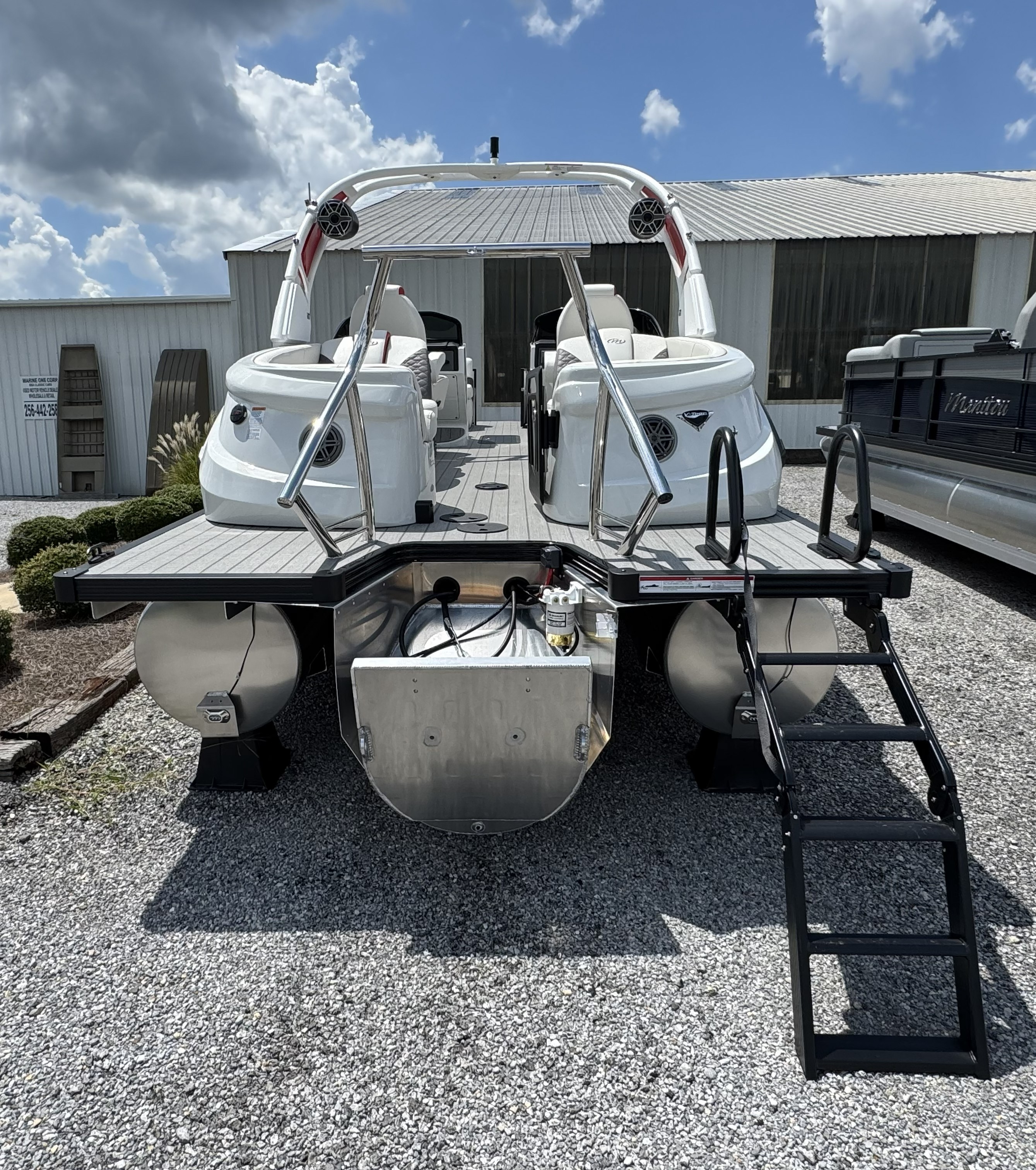 2027 Manitou 25LX RFXW SHP575