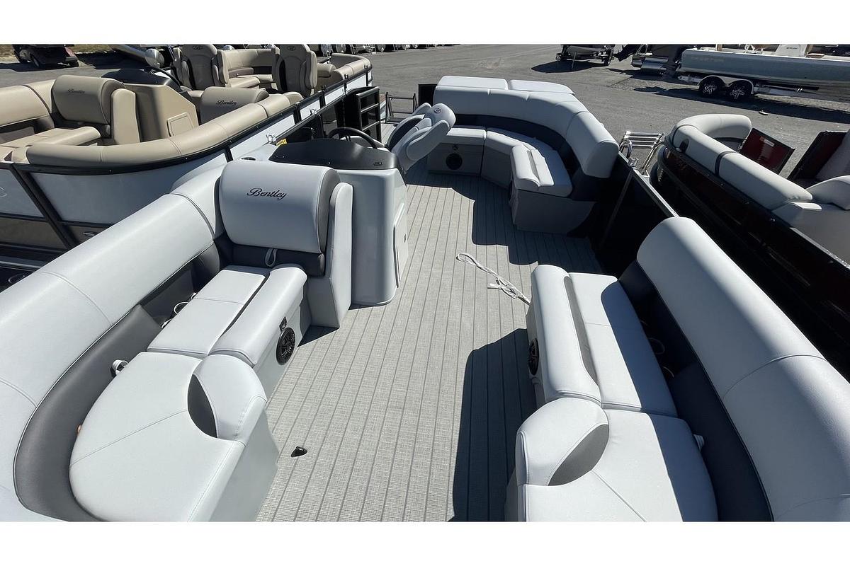 2024 Bentley Pontoons Legacy 200 Cruise