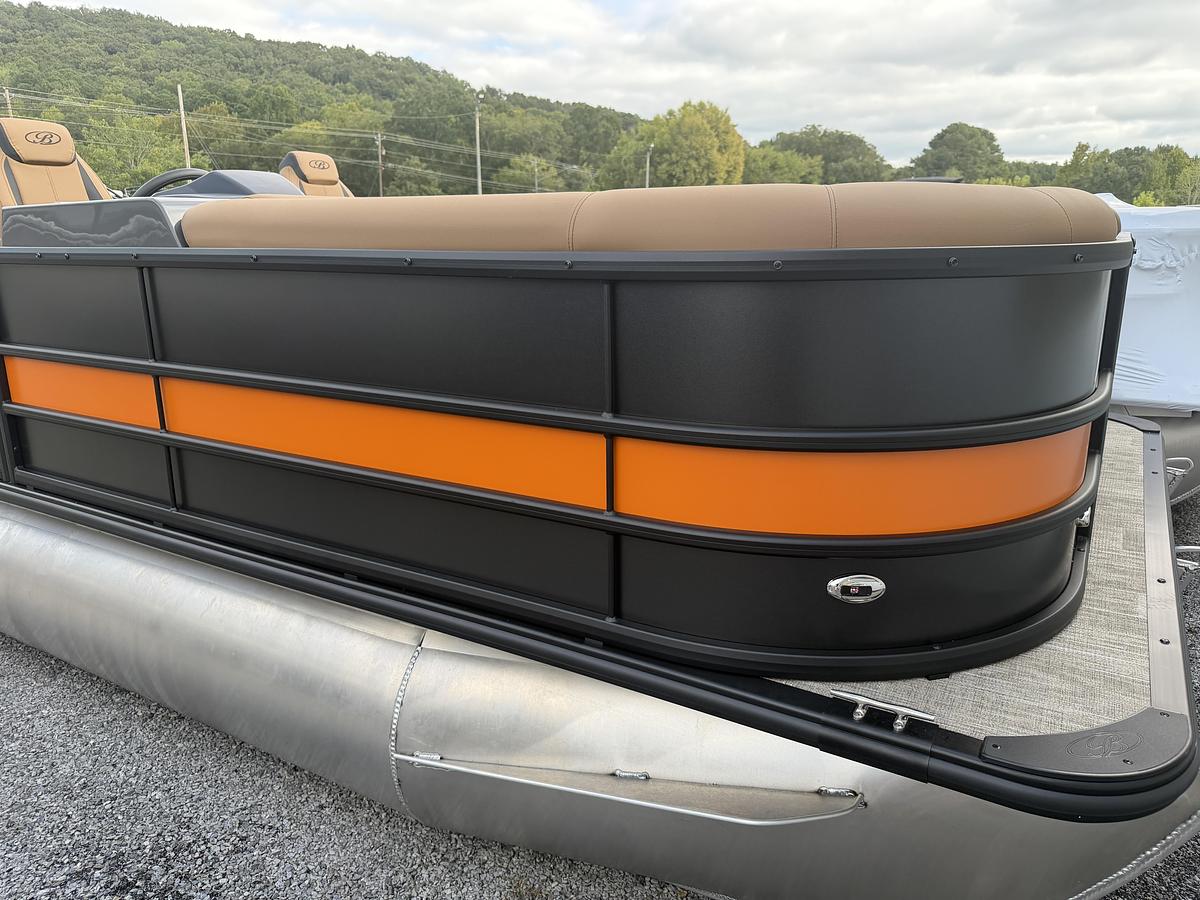 2027 Bentley Pontoons Legacy 223 Swingback