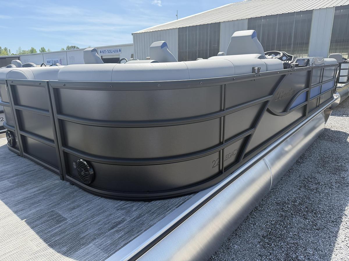 2026 Bentley Pontoons Legacy 223 Navigator