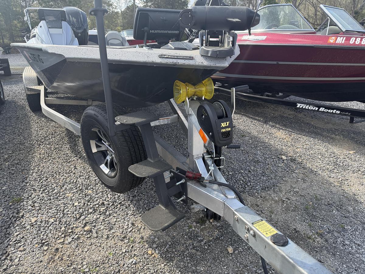 Used 2023 XPRESS X21 PRO