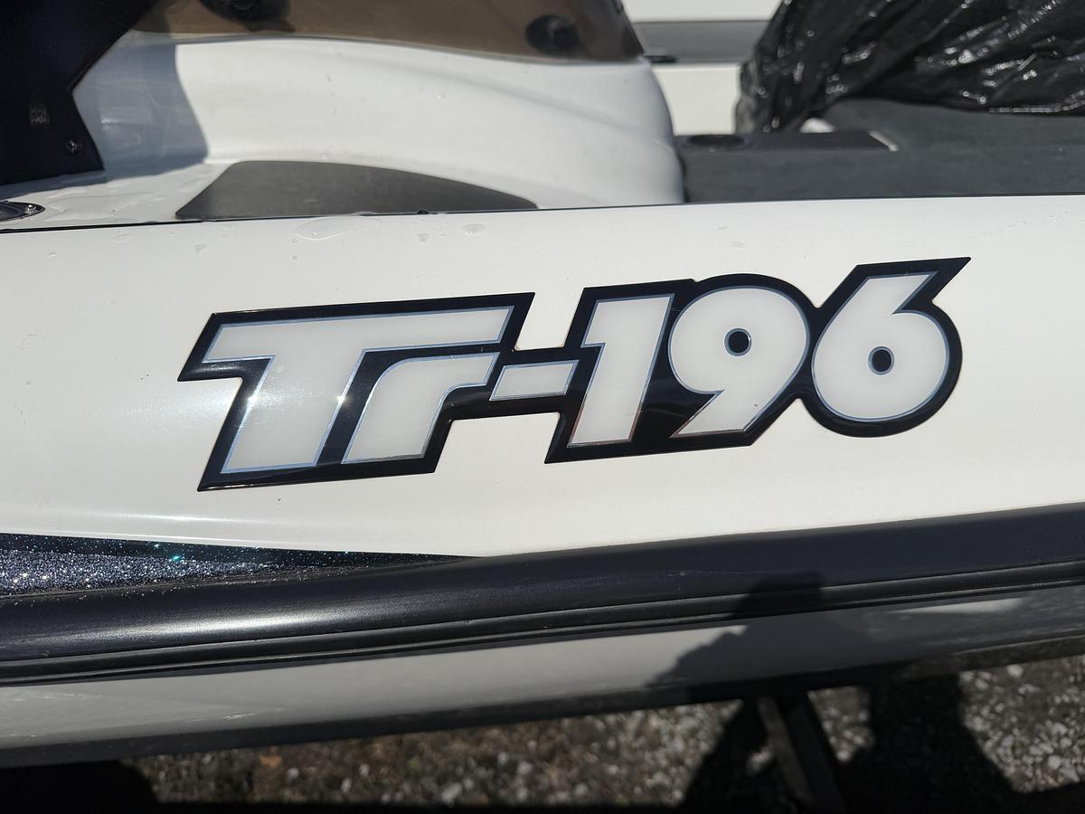 Used 2004 Triton Boats TR196