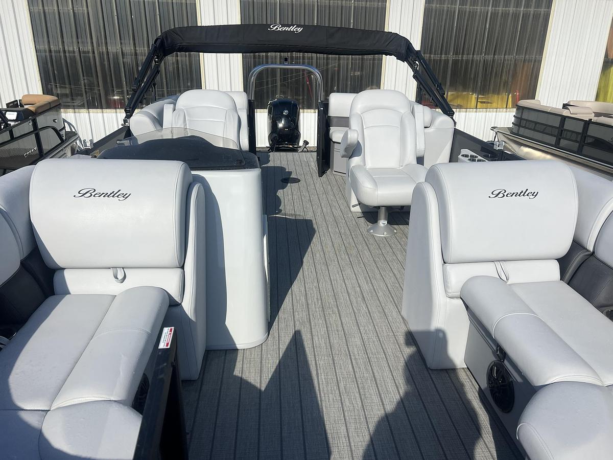 Used 2023 Bentley Pontoons Legacy 200 Navigator