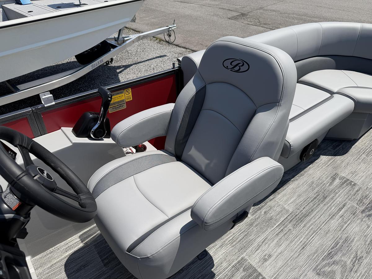 2027 Bentley Pontoons Legacy 200 Navigator