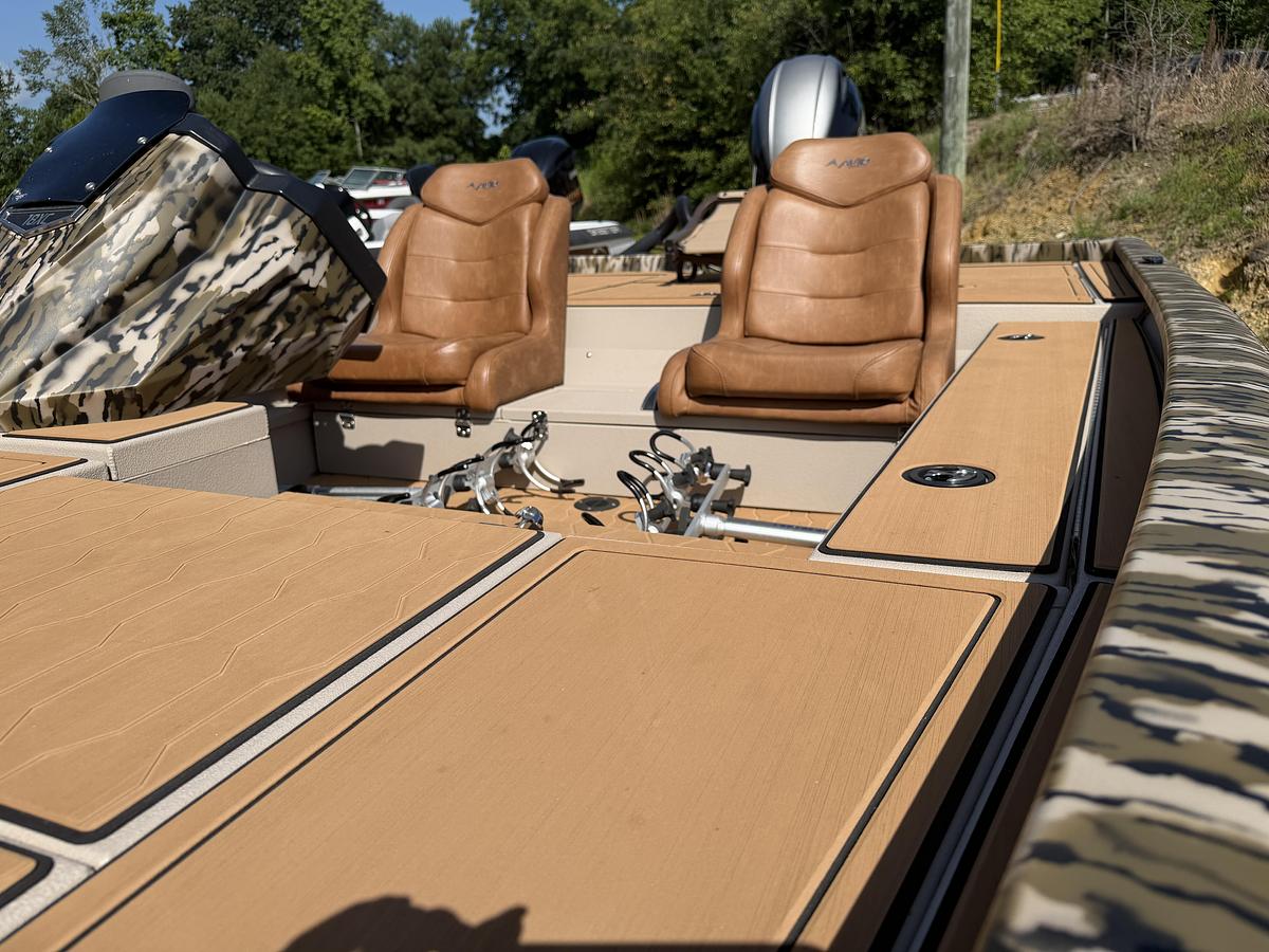 Used 2023 Avid Boats 18XC Crappie