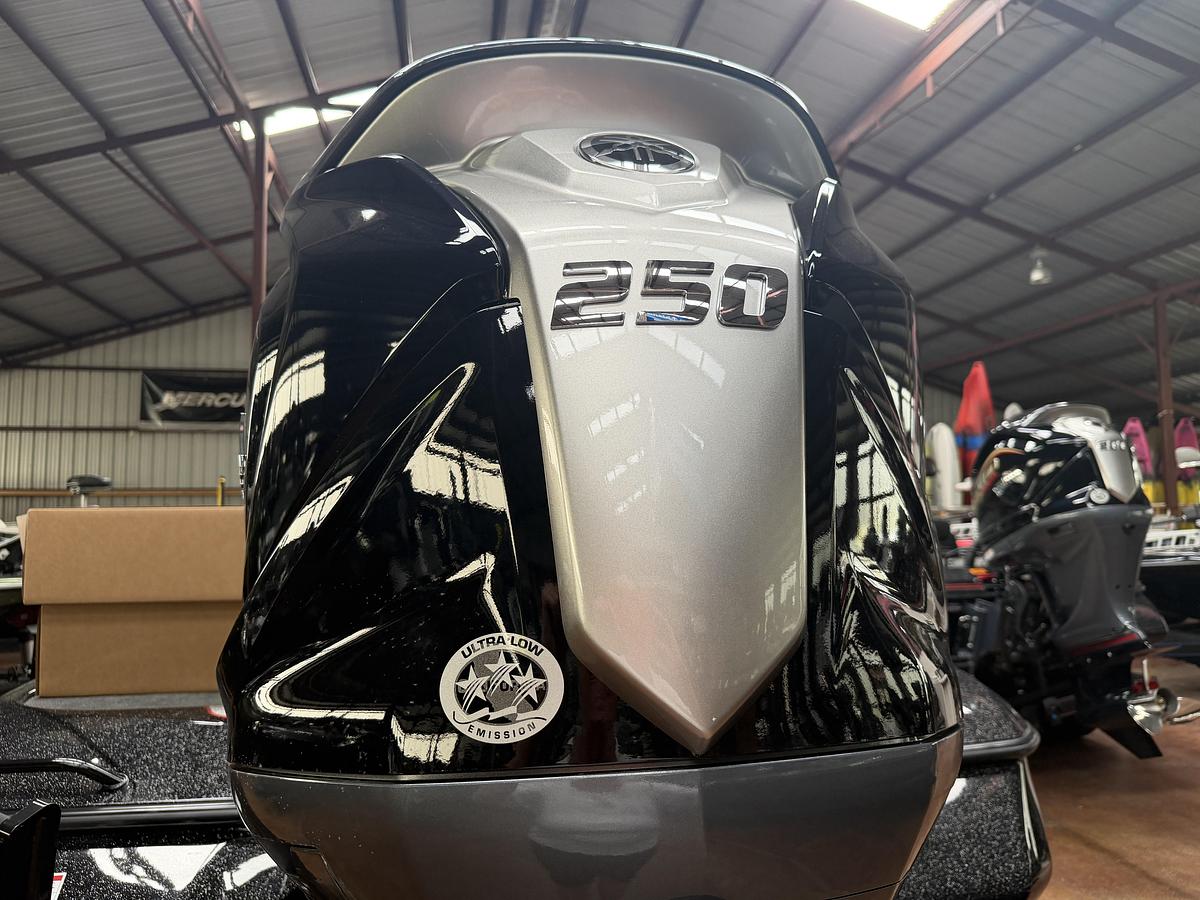 2027 Skeeter ZXE20