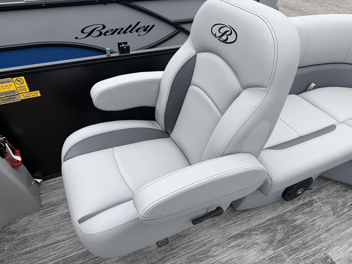 2026 Bentley Pontoons Bolt 200