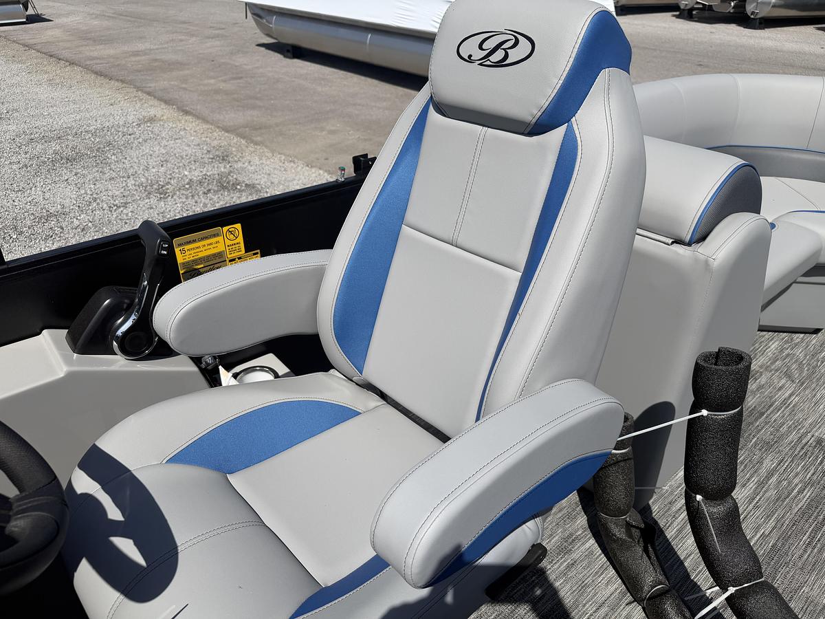 2026 Bentley Pontoons Legacy 223 Navigator