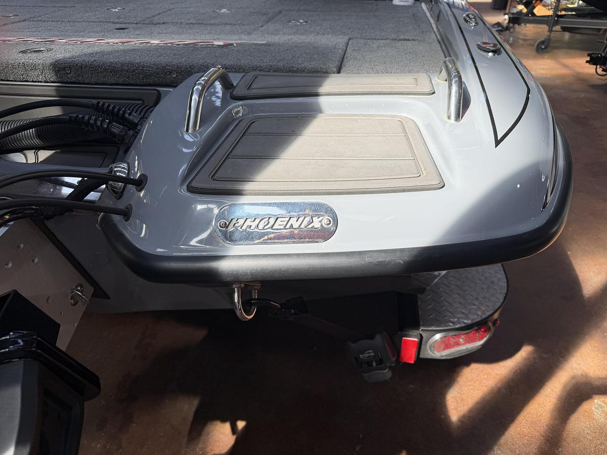 Used 2025 Phoenix 920 Elite