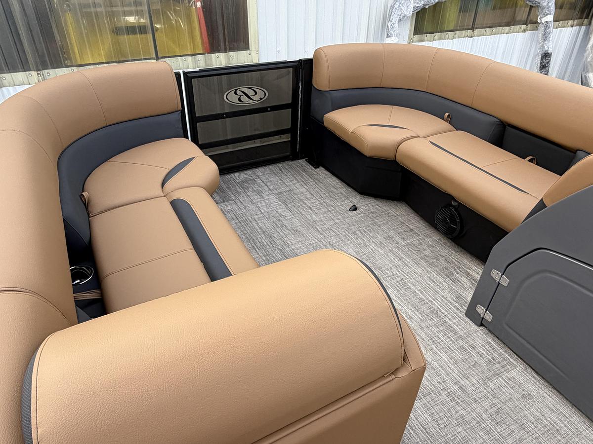2027 Bentley Pontoons Legacy 223 Swingback