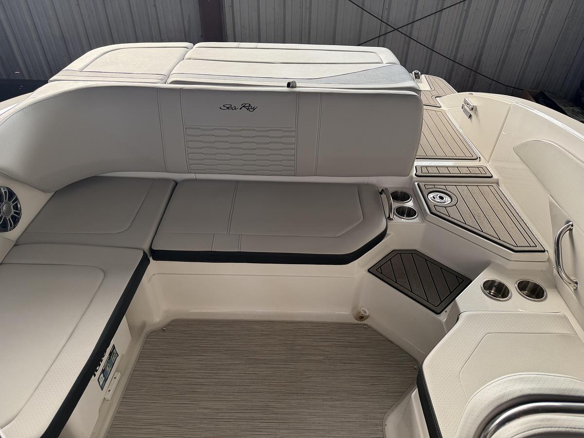 Used 2024 SeaRay SeaRay SPX210