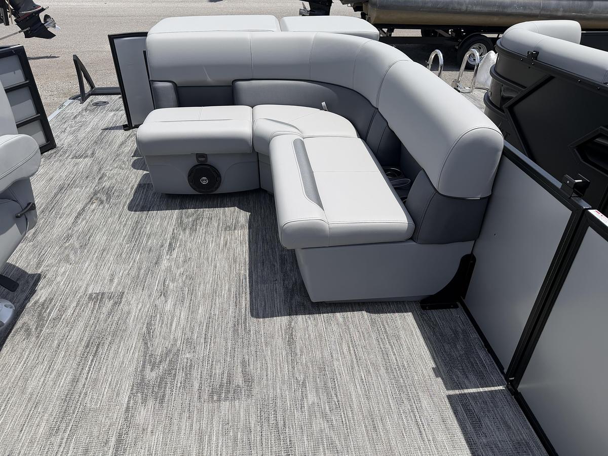 2026 Bentley Pontoons Legacy 200 Cruise