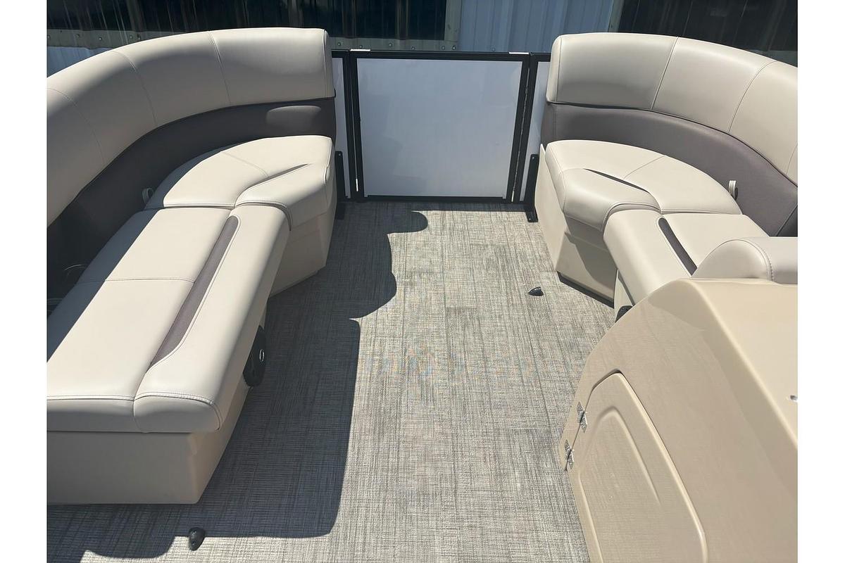 2026 Bentley Pontoons Legacy 200 Cruise