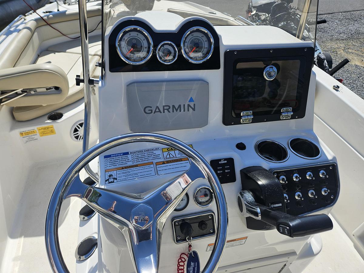 Used 2022 Nautic Star 211 Hybrid