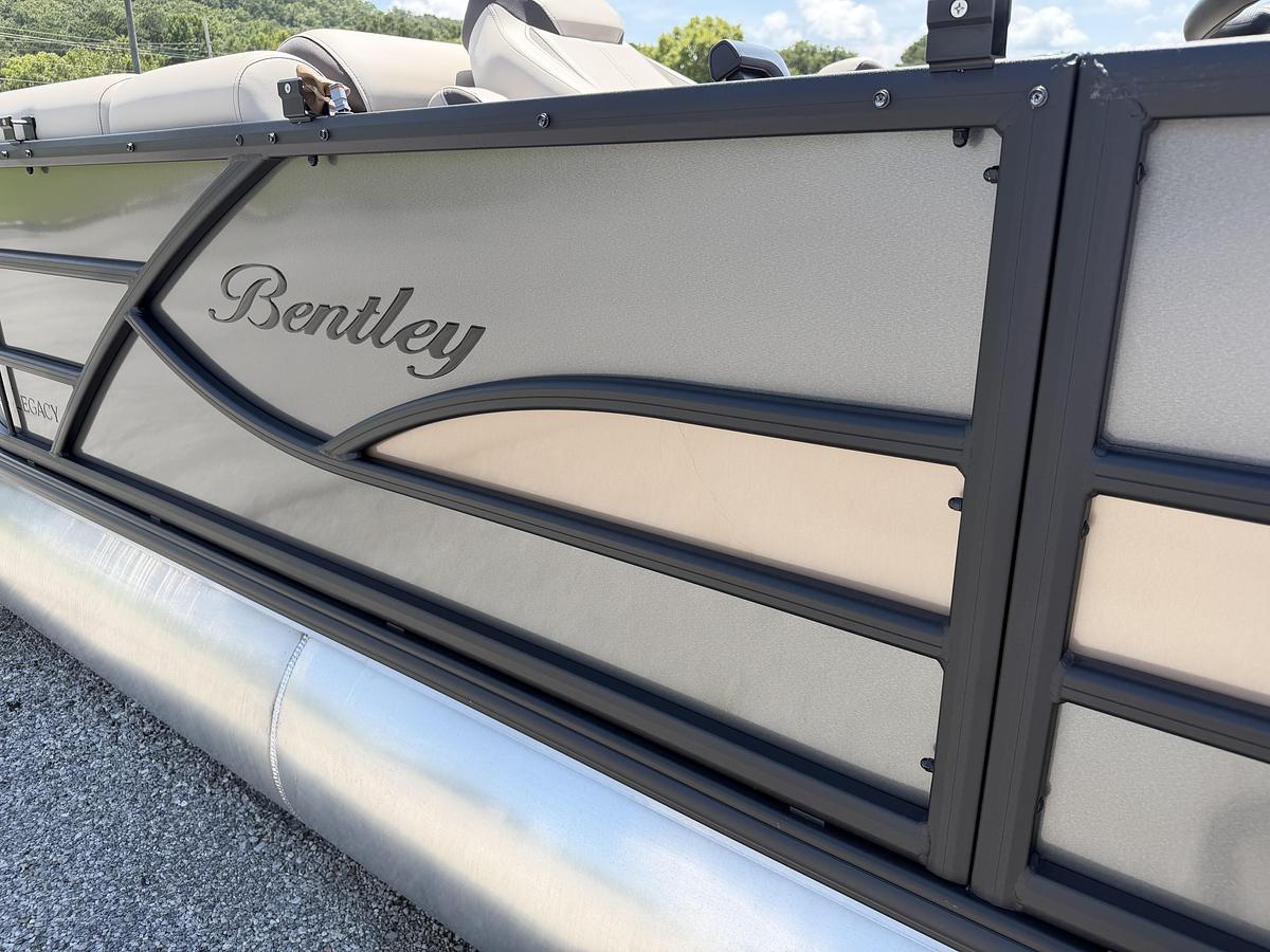 2027 Bentley Pontoons Legacy 223 Navigator