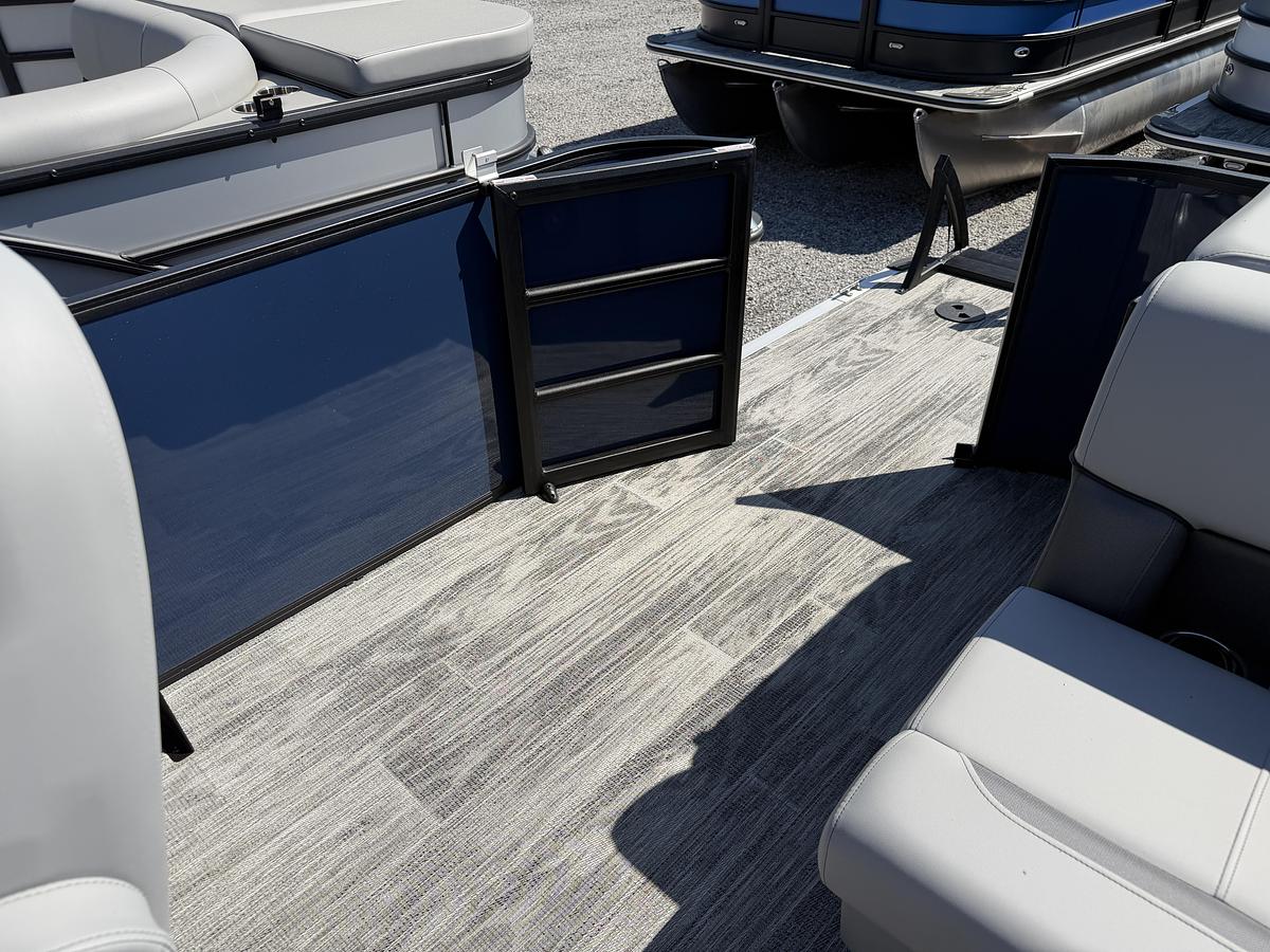2026 Bentley Pontoons Legacy 200 Cruise