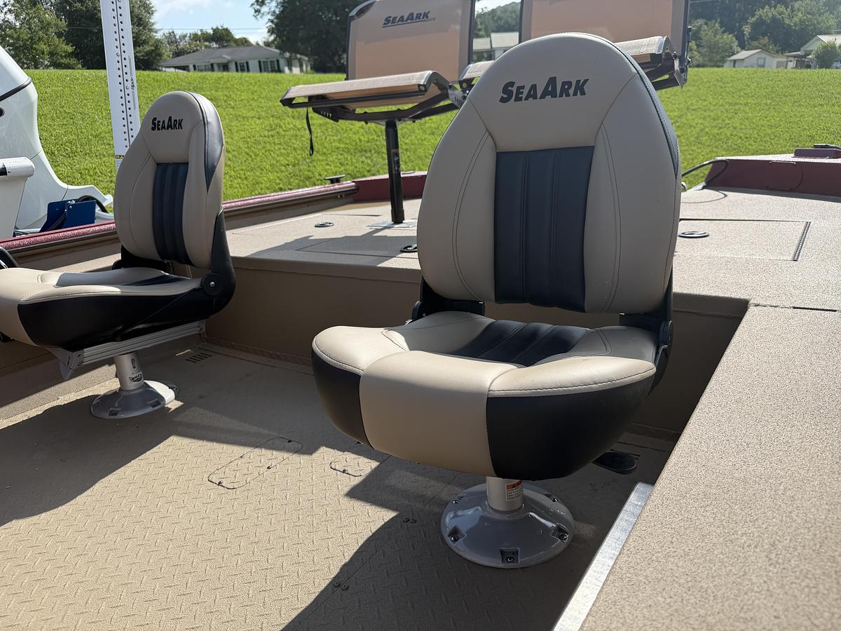 2027 SeaArk Flex 19