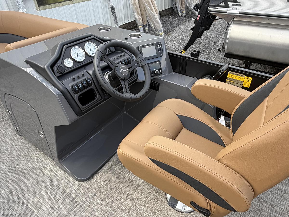 2027 Bentley Pontoons Legacy 223 Swingback