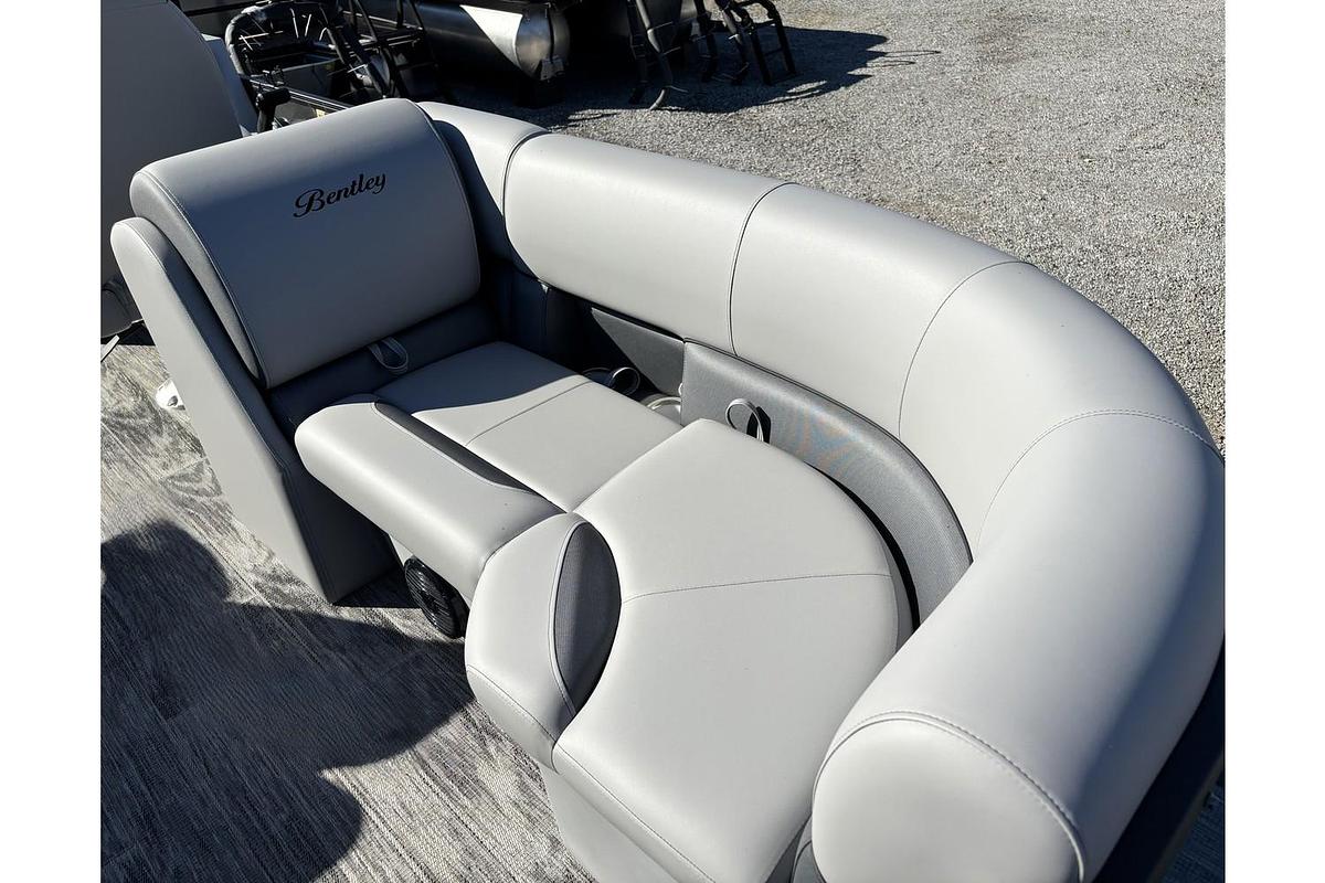 2026 Bentley Pontoons Legacy 223 Navigator