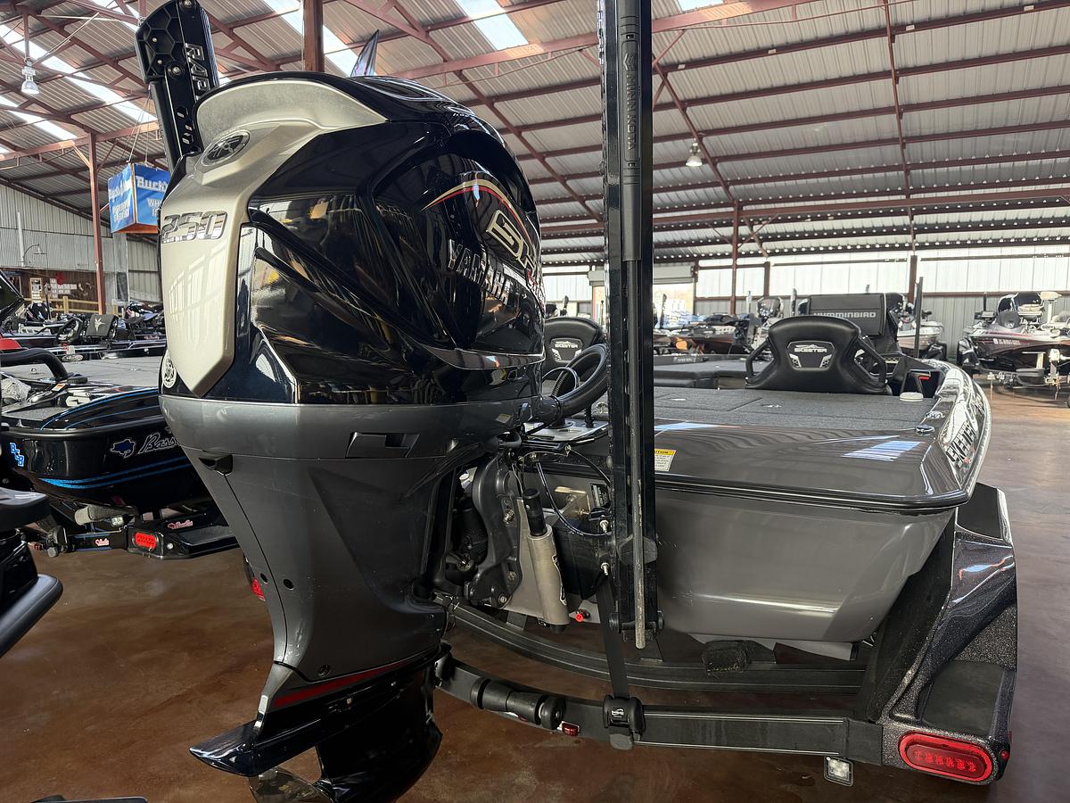 Used 2025 Skeeter FX20LE