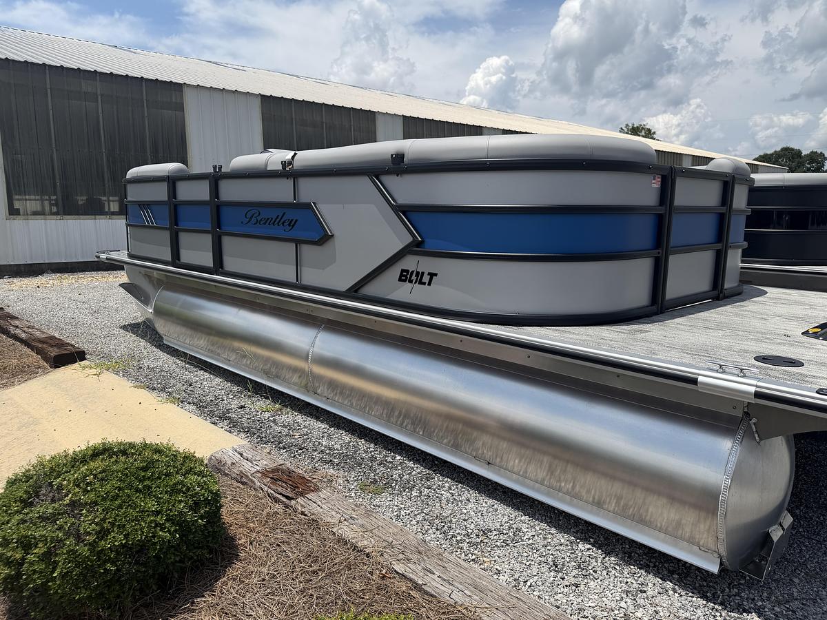 2027 Bentley Pontoons Bolt 203