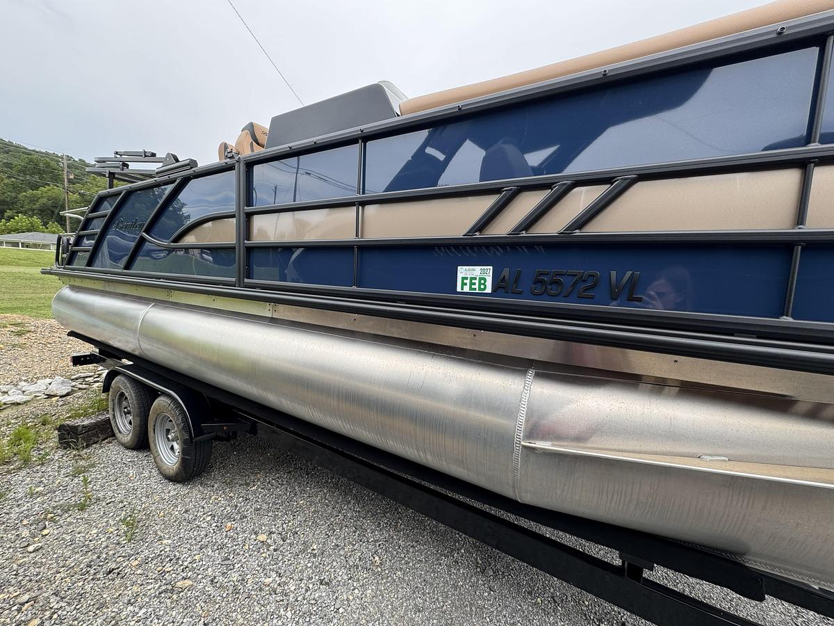 Used 2026 Bentley Pontoons Elite 223 Swingback DC