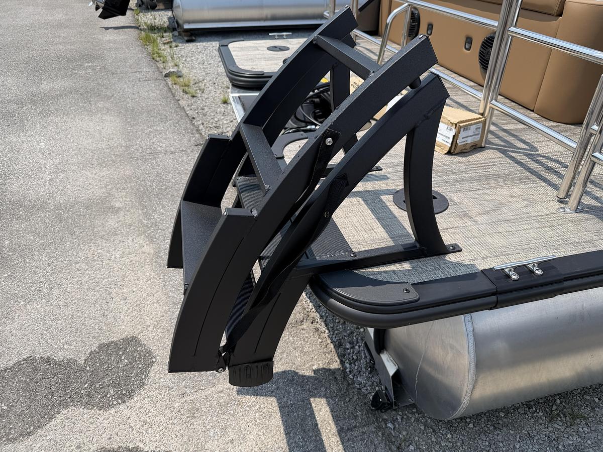 2027 Bentley Pontoons Legacy 223 Swingback