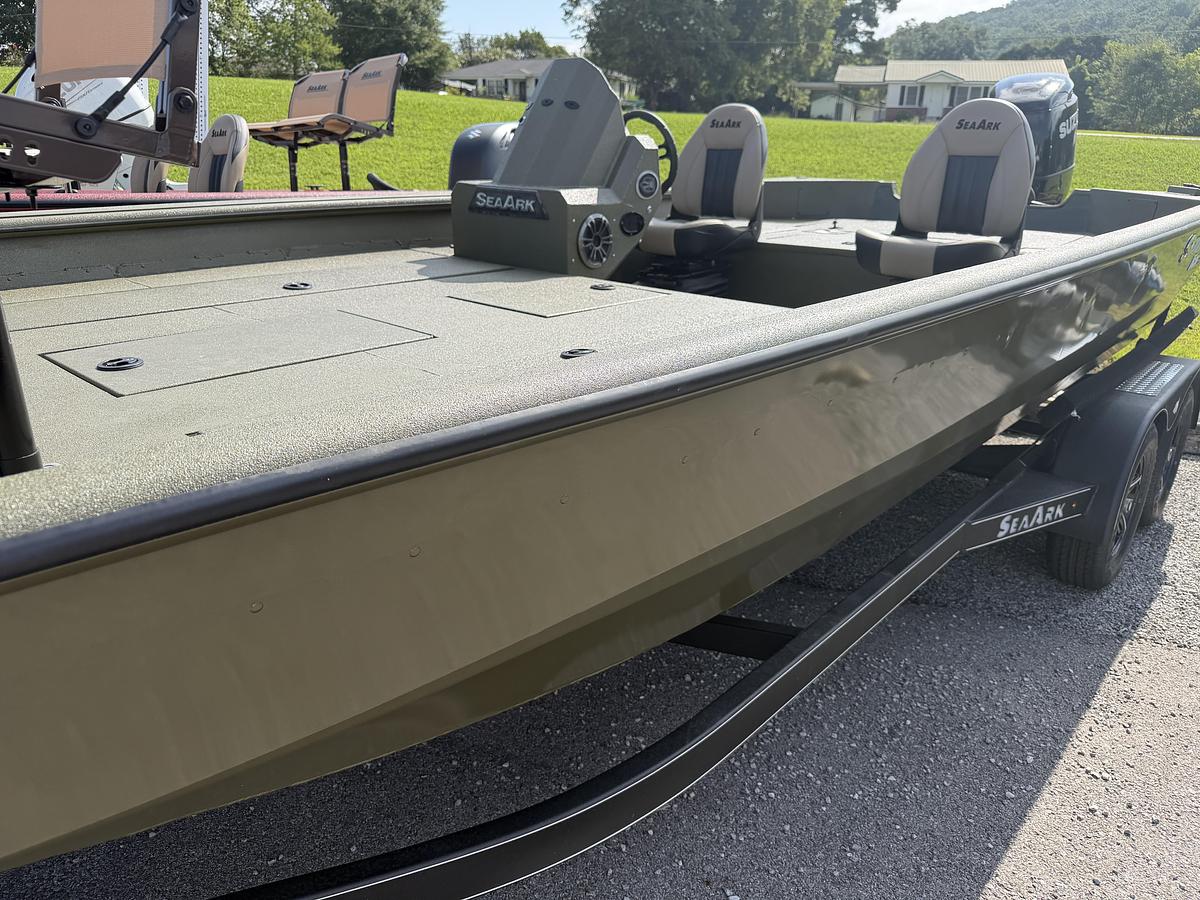 2027 SeaArk Flex 21 Pro