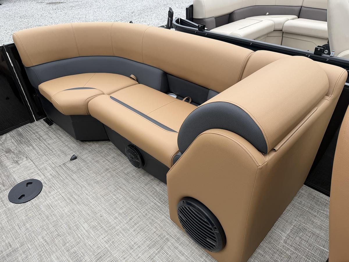 2027 Bentley Pontoons Legacy 223 Navigator