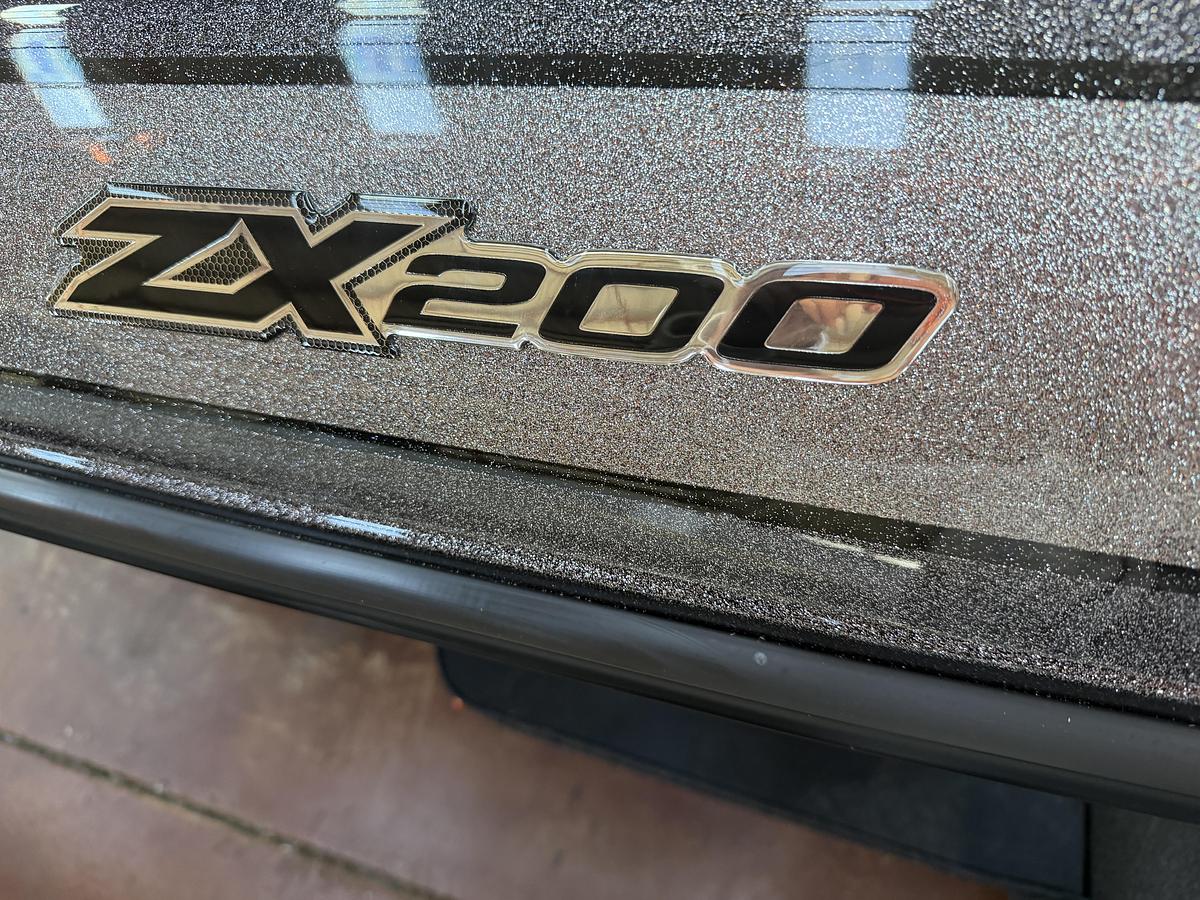 Used 2025 Skeeter ZX200