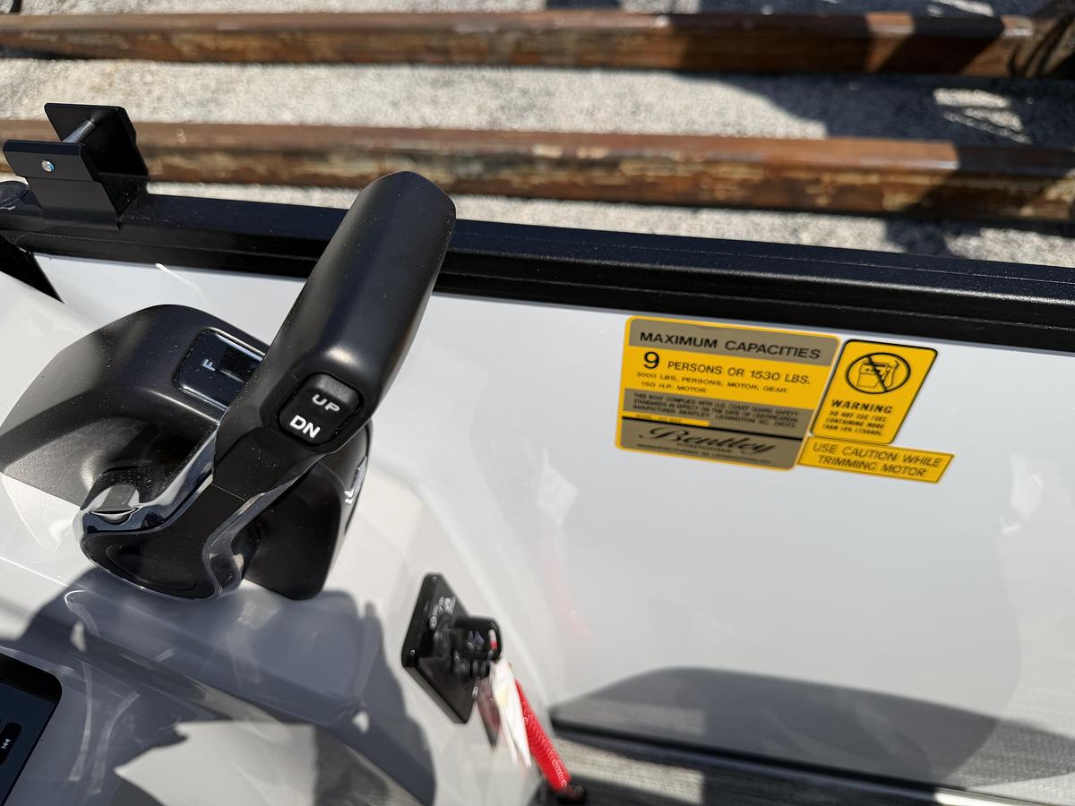 2026 Bentley Pontoons BOLT 200